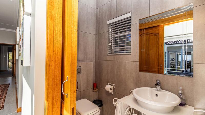 4 Bedroom Property for Sale in Pinnacle Point Golf Estate Western Cape